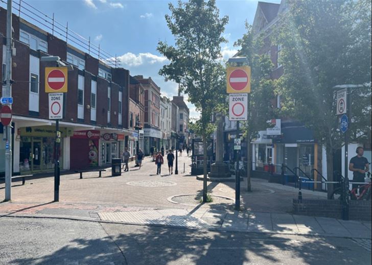1,017 Sq Ft , 4 Fore Street TA6 - Available