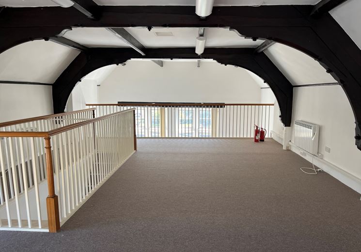 1,194 Sq Ft , 1st Floor Office Suite, South Parade BA2 - Available