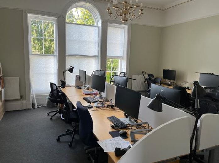 635 Sq Ft , First Floor Offices, 2 Queens Parade BA1 - Available
