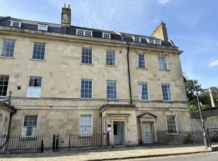 635 Sq Ft , First Floor Offices, 2 Queens Parade BA1 - Available