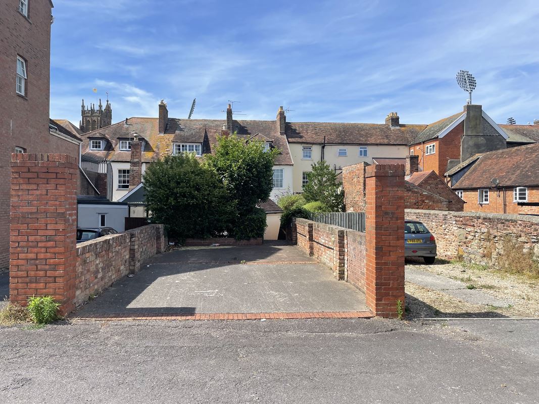 1,273 Sq Ft , 4 Middle Street TA1 - Available