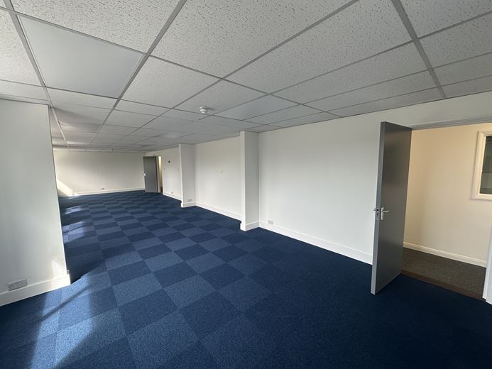 44,684 Sq Ft , 41 Edison Road PE27 - Available