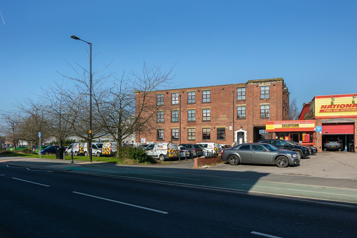 12,282 Sq Ft , Pier House, Wallgate WN3 - Available