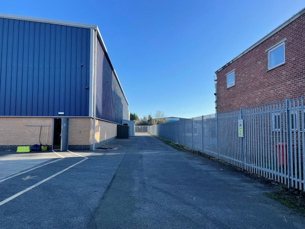 11,542 Sq Ft , 21 Porte Marsh Road SN11 - Available