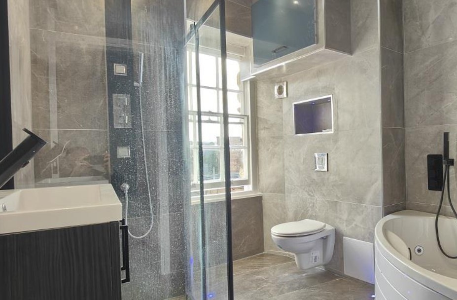 1,265 Sq Ft , 65 Cheap Street DT9 - Sold STC