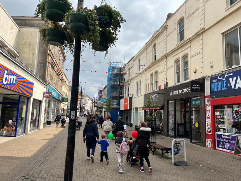 2,582 Sq Ft , 67-69 High Street BS23 - Available