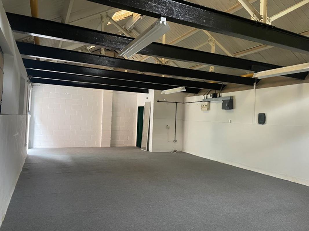 966 Sq Ft , Unit 2 , Bath Road SN10 - Available