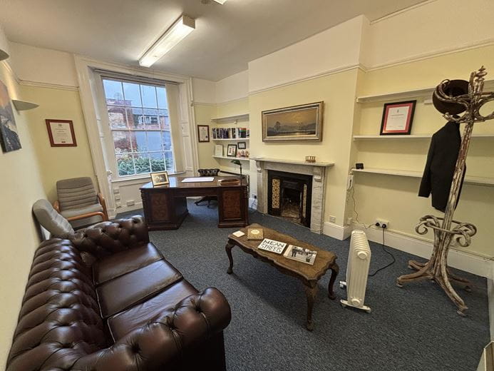 1,273 Sq Ft , 4 Middle Street TA1 - Available