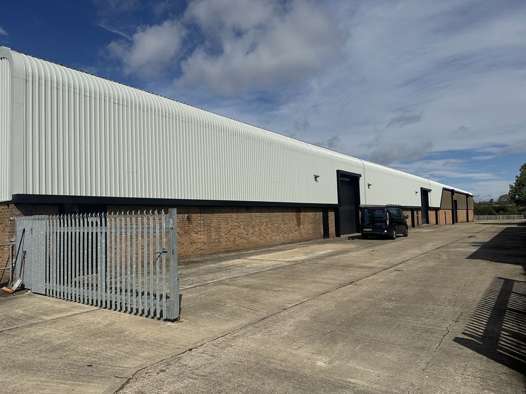 44,684 Sq Ft , 41 Edison Road PE27 - Available