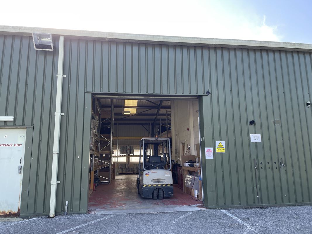 5,934 Sq Ft , Unit 4 Saltergate Business Park, Burley Bank Road  HG3 - Available