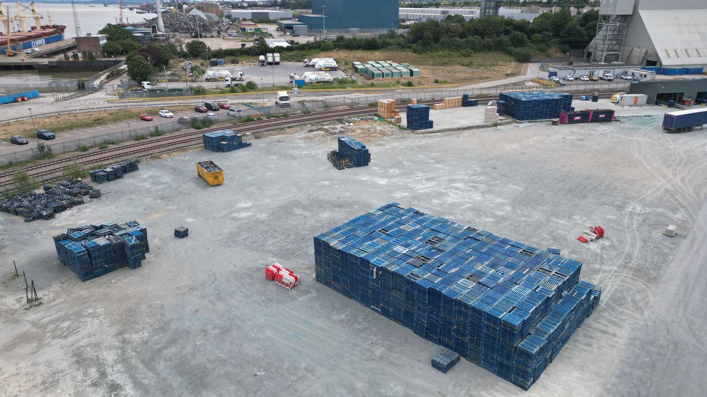 8 acres , Northfleet DA11 - Available