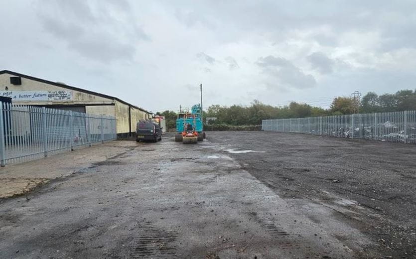 2.6 acres , Dock Road & Hume Avenue, 18 Hume Avenue RM18 - Available