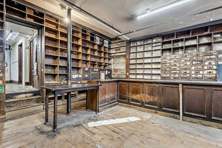 5,285 Sq Ft , 6-7 Bull Ring SY8 - Available