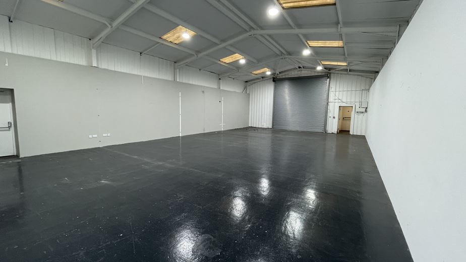 12,218 Sq Ft , Unit 3 Carterton Industrial Estate OX18 - Available