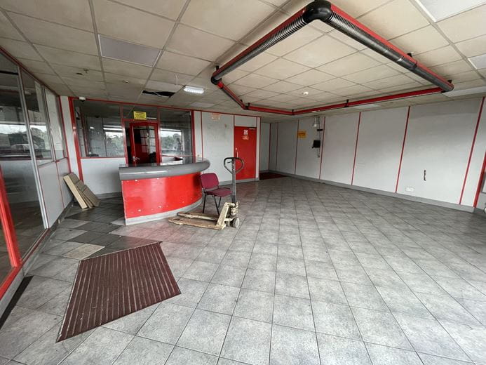 6,637 Sq Ft , 302 Abingdon Road Depot OX1 - Available