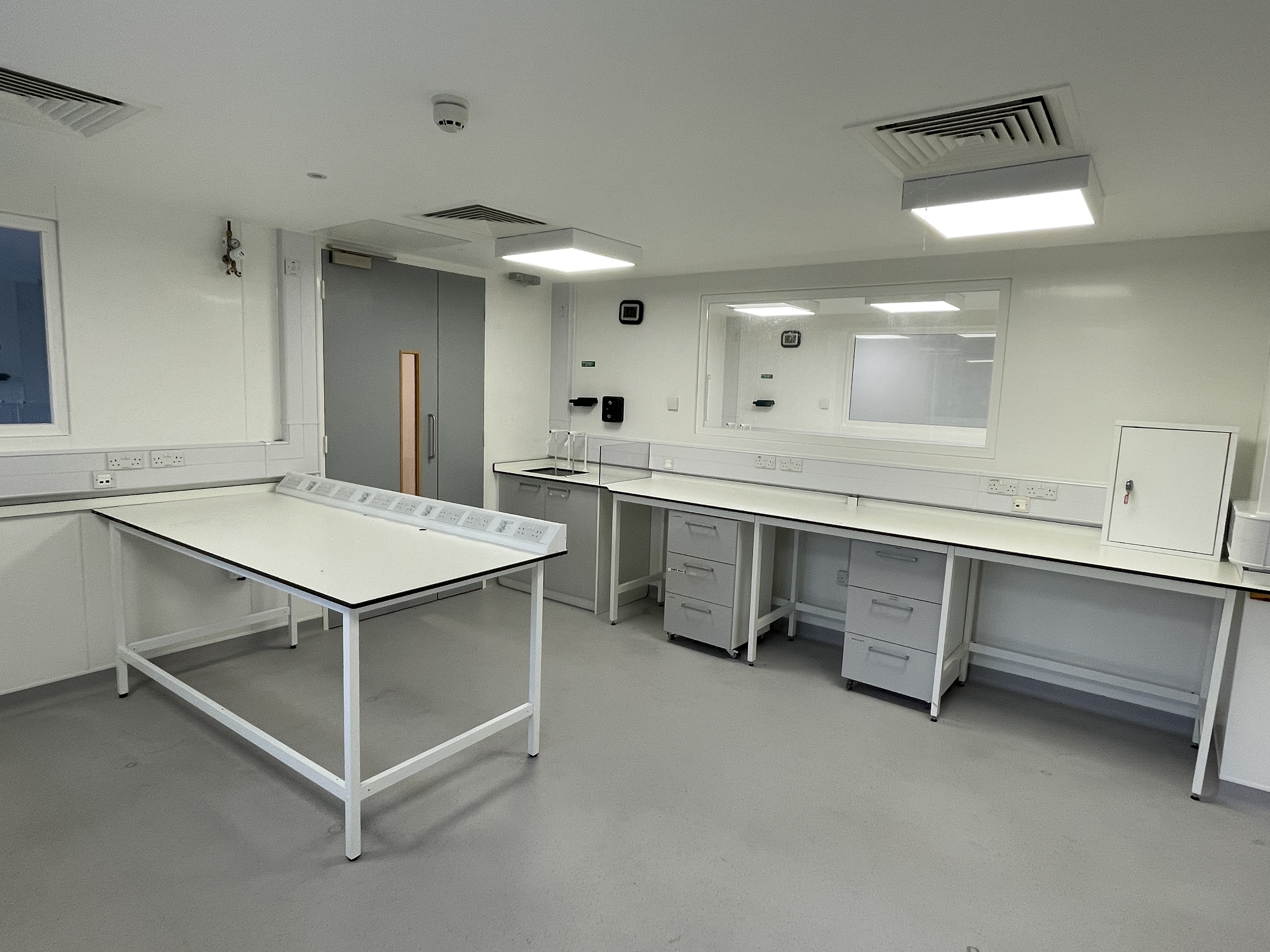 21,148 Sq Ft , 4-10 The Quadrant OX14 - Available