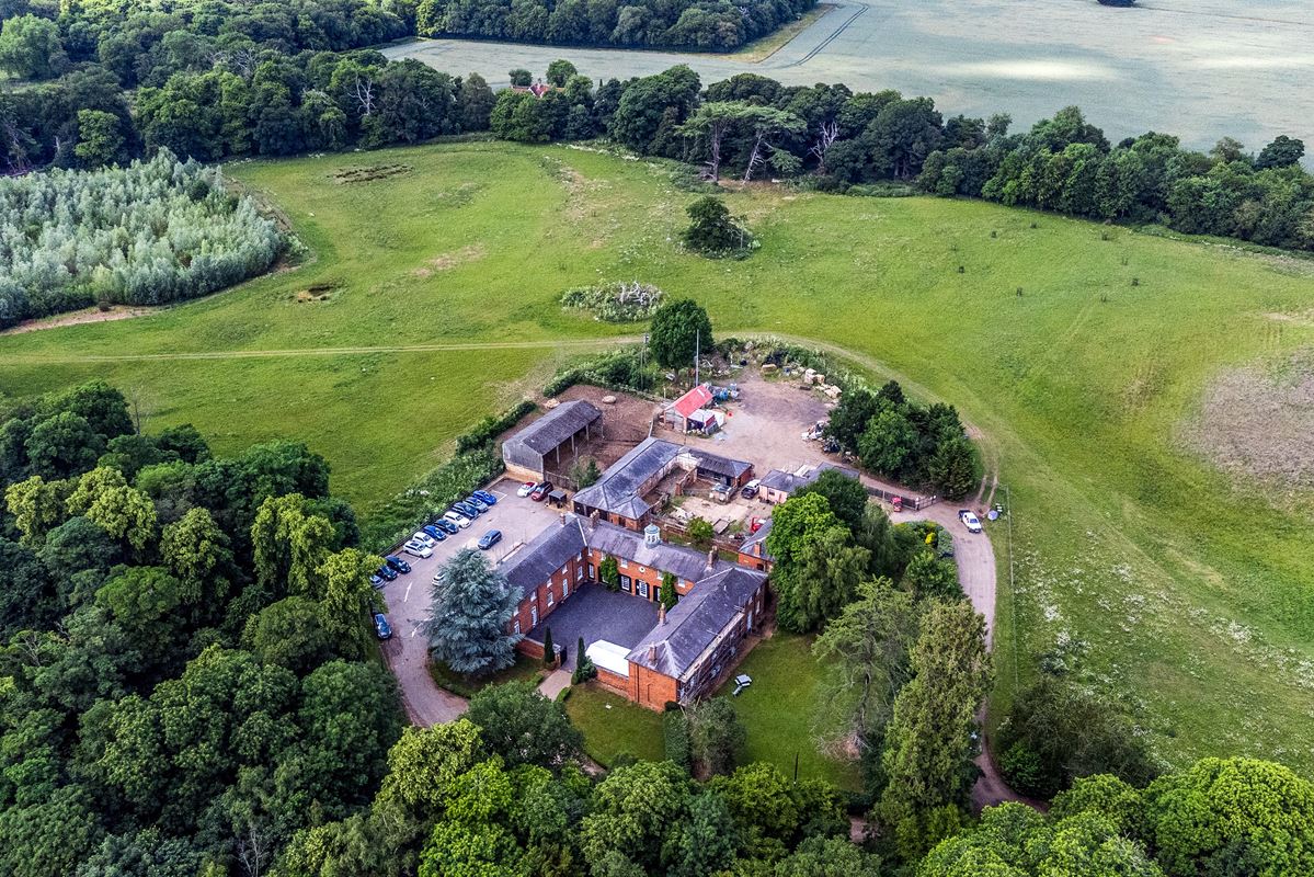 1,023 Sq Ft , Unit 2 The Stables SG14 - Available