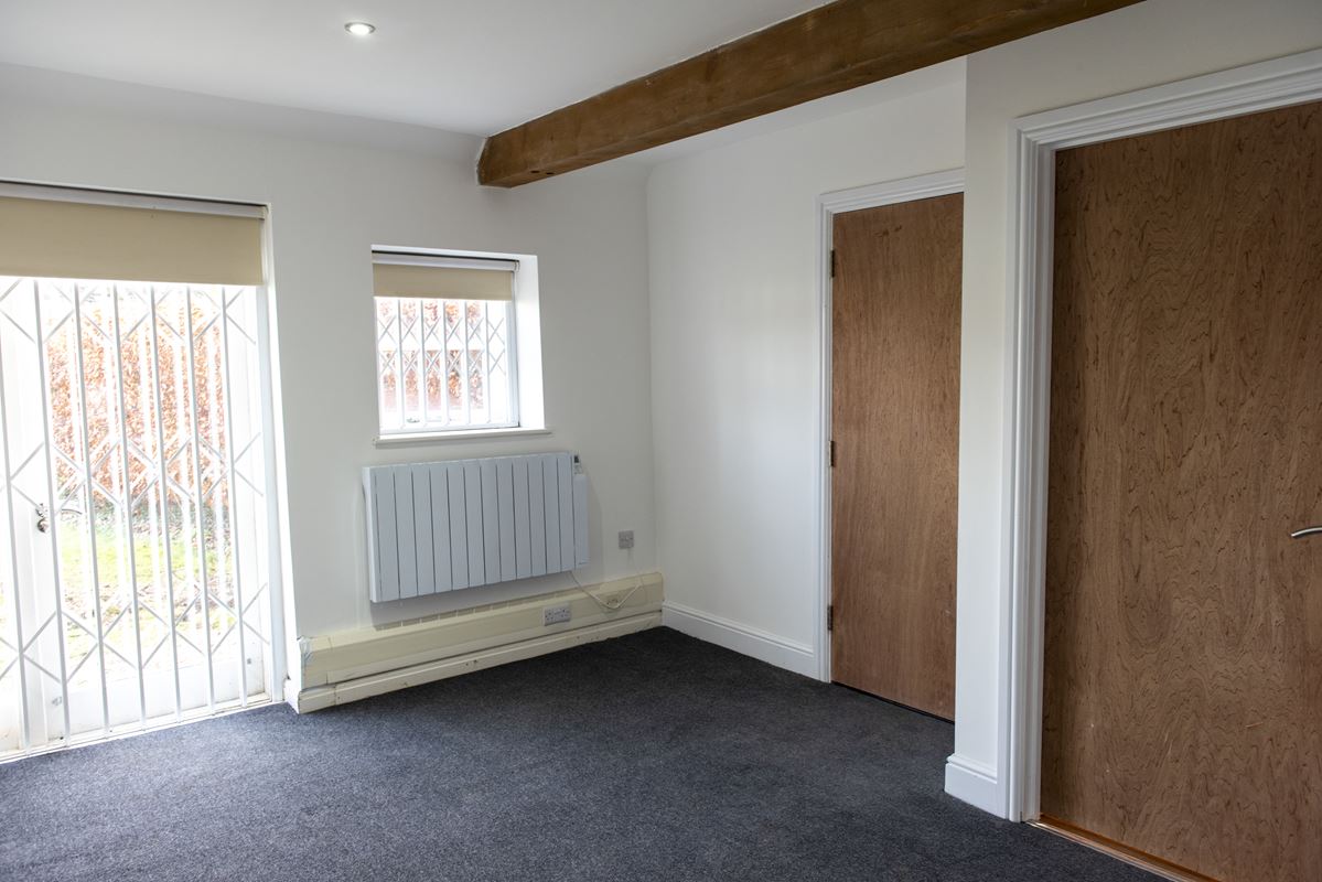 522 to 1,236 Sq Ft , Unit 4a And 4b Charlton Park Estate Business Park, Charlton Park SN16 - Available