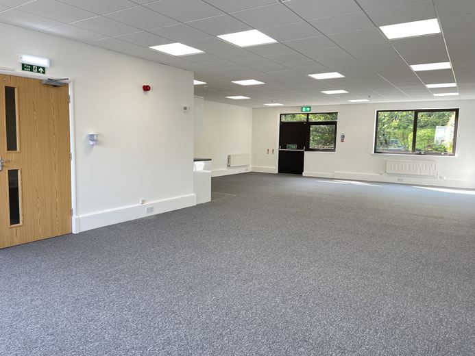 1,951 Sq Ft , Unit 6 Thorney Leys Business Park OX28 - Available