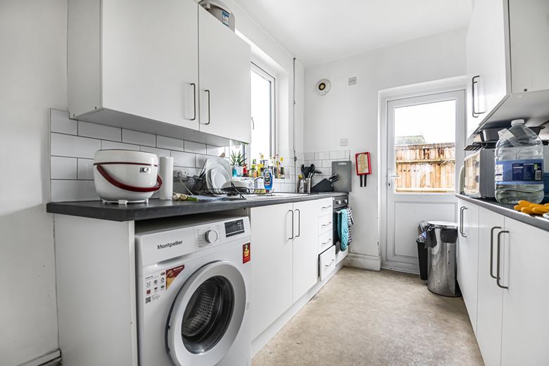 7,814 Sq Ft , 294 - 300 Abingdon Road OX1 - Sold STC