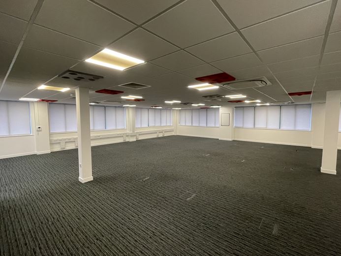 21,148 Sq Ft , 4-10 The Quadrant OX14 - Available