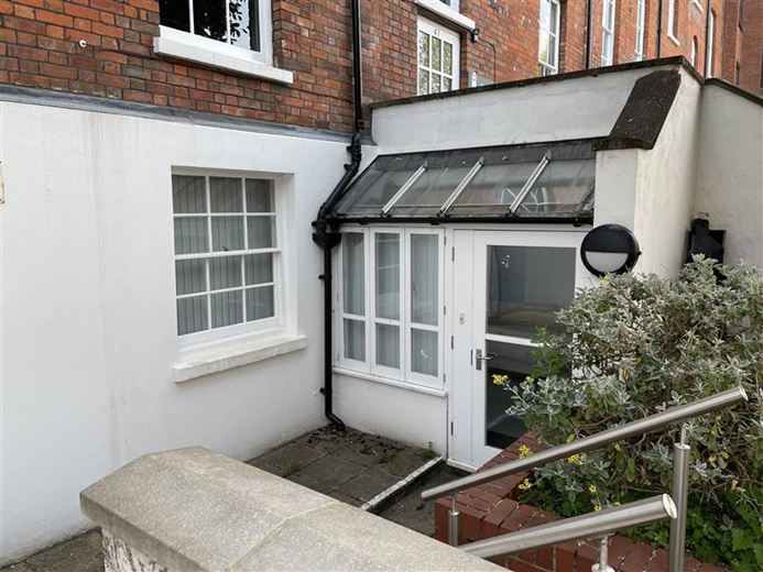 633 Sq Ft , Lower Ground Floor, 47 Southgate Street SO23 - Available