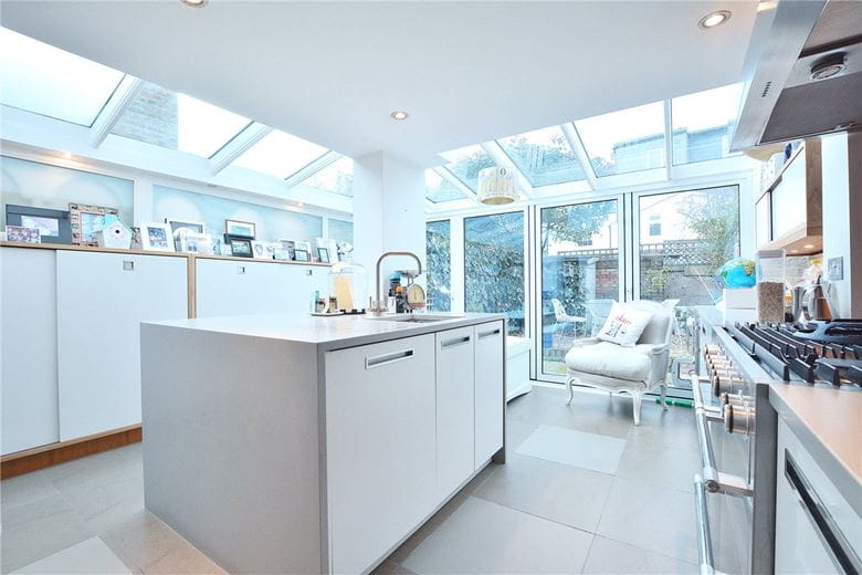 2 bedroom house, Archway Street, London SW13