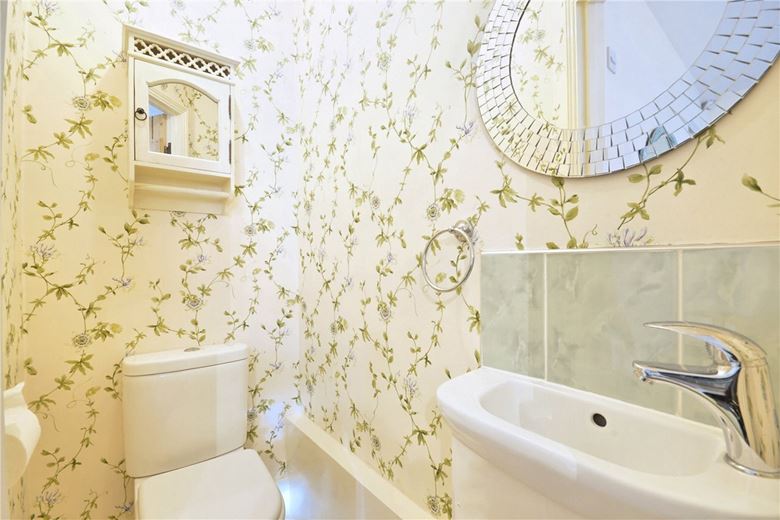 2 bedroom cottage, Beverley Path, SW13 - Let Agreed