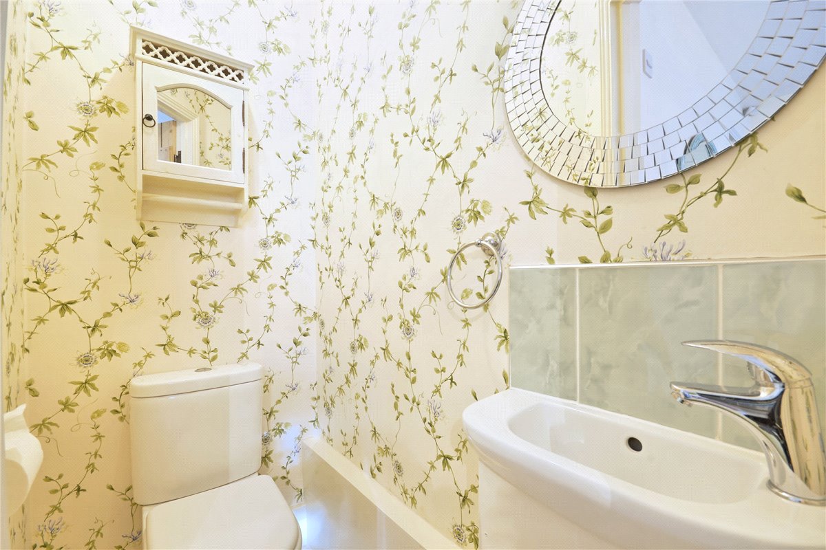 2 bedroom cottage, Beverley Path, SW13 - Let Agreed