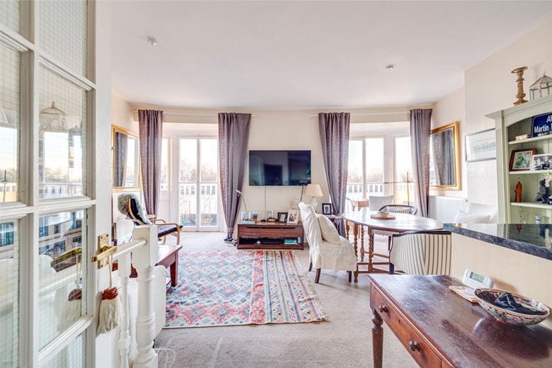 2 bedroom flat, The Terrace, London SW13 - Let Agreed