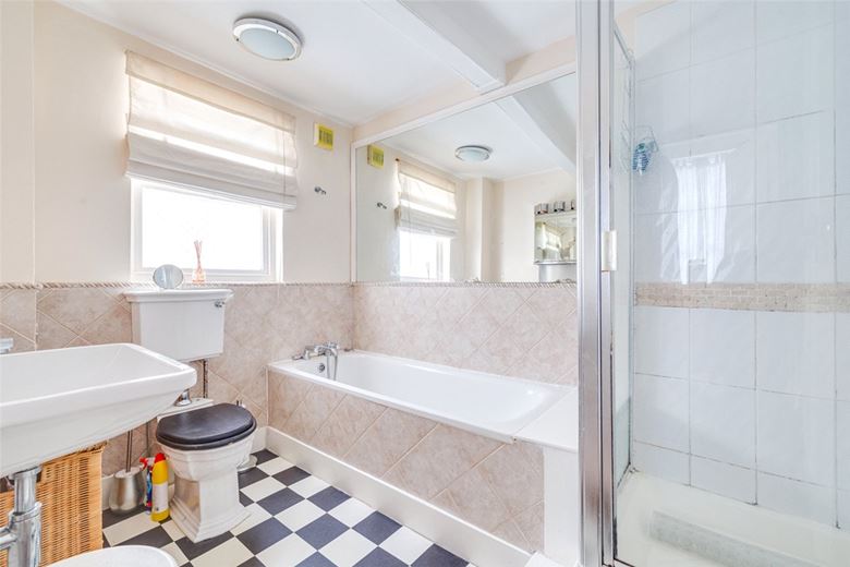 2 bedroom flat, The Terrace, London SW13