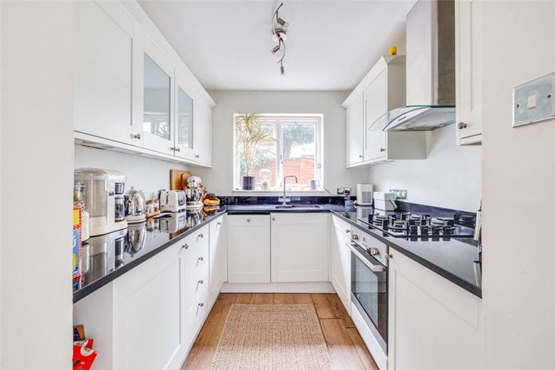 2 bedroom cottage, Thorne Street, London SW13 - Let Agreed