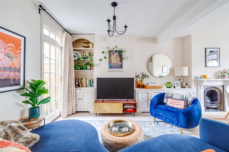 2 bedroom cottage, Thorne Street, London SW13 - Let Agreed