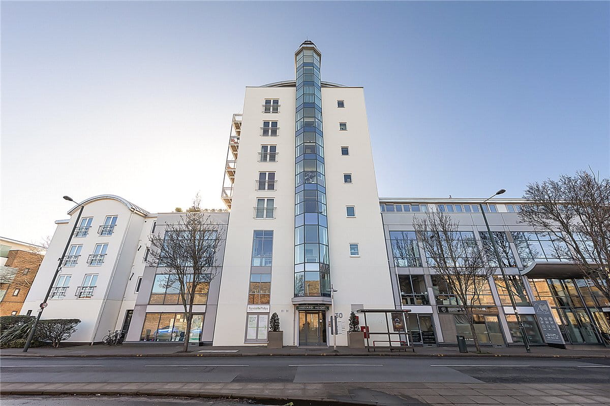 1 bedroom flat, Vineyard Heights, 30 Mortlake High Street SW14