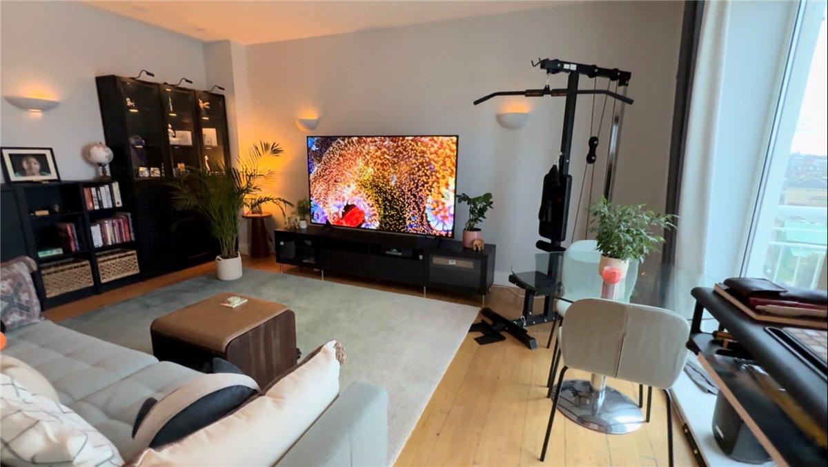 1 bedroom flat, Vineyard Heights, 30 Mortlake High Street SW14