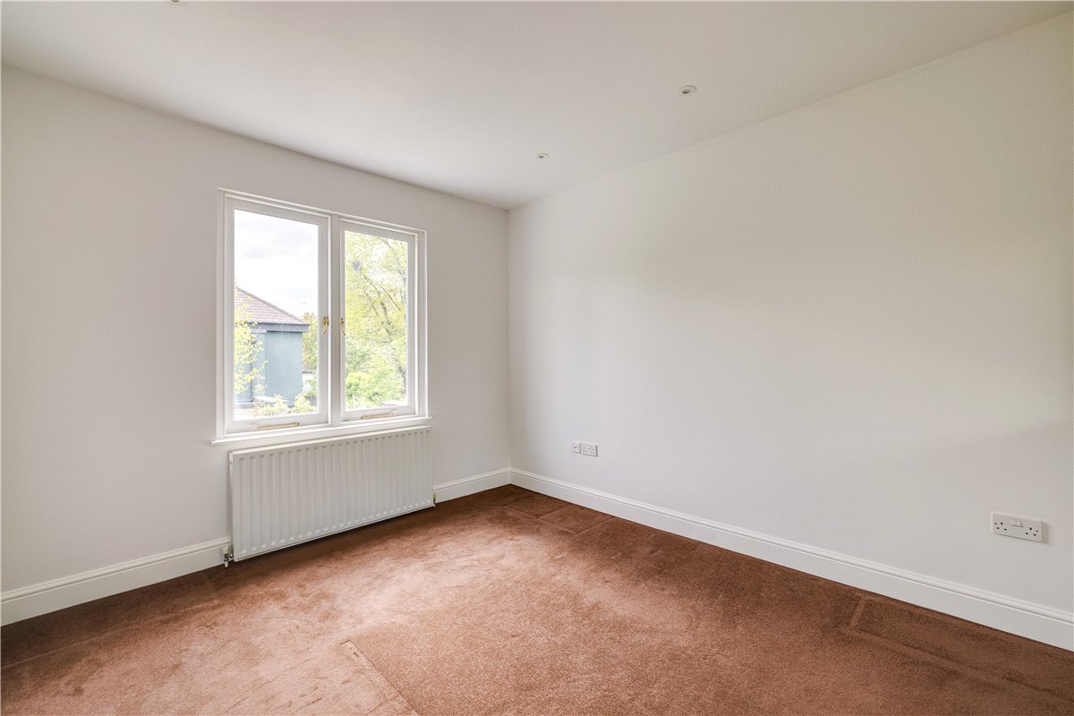 1 bedroom flat, Deodar Road, London SW15 - Available
