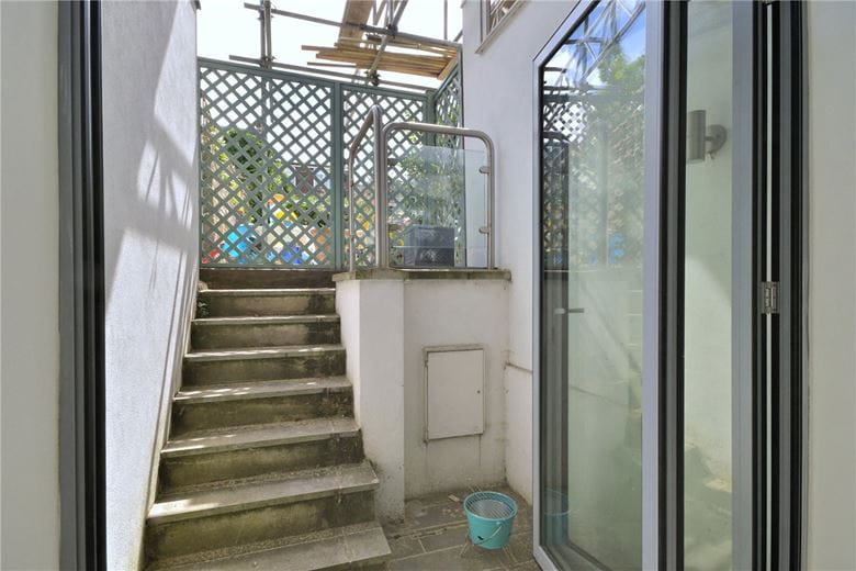 1 bedroom flat, Archway Street, London SW13 - Let Agreed
