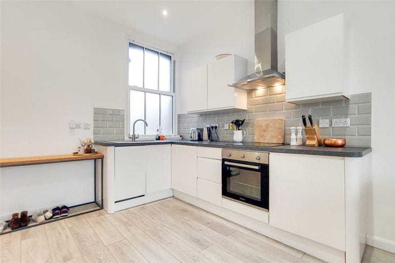1 bedroom flat, White Hart Lane, London SW13