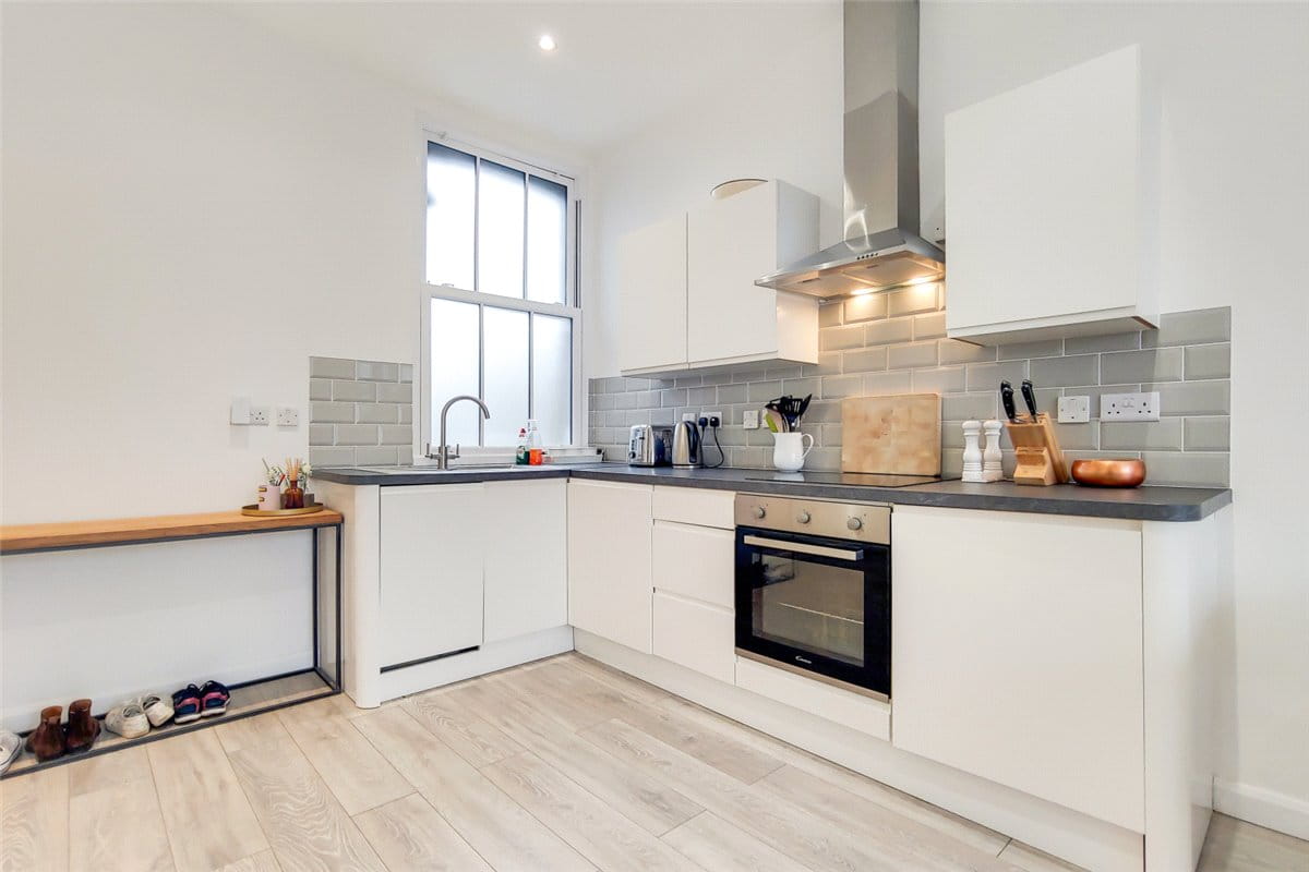 1 bedroom flat, White Hart Lane, London SW13