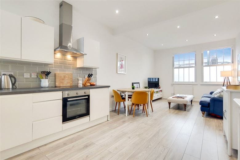 1 bedroom flat, White Hart Lane, London SW13