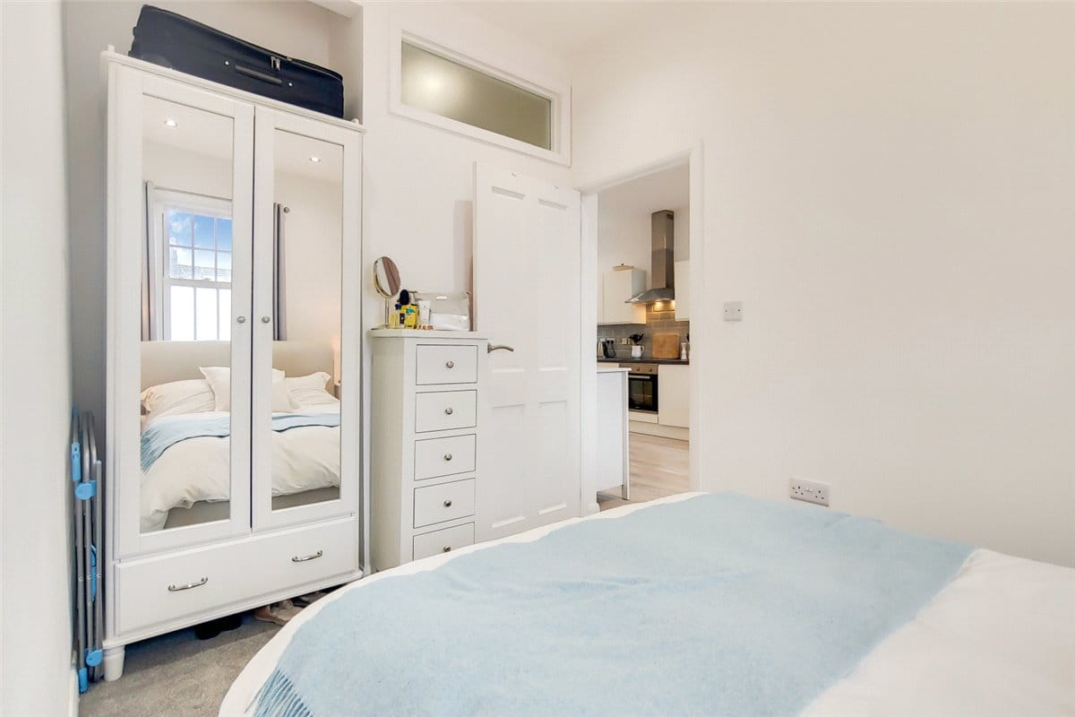 1 bedroom flat, White Hart Lane, London SW13