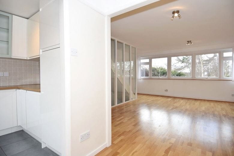 4 bedroom house, Woodville Road, Richmond TW10 - Let Agreed