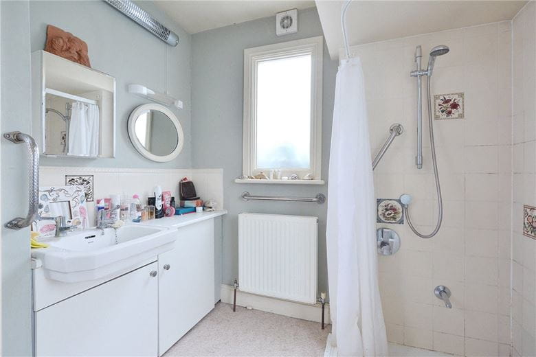 1 bedroom flat, Clavering Avenue, London SW13