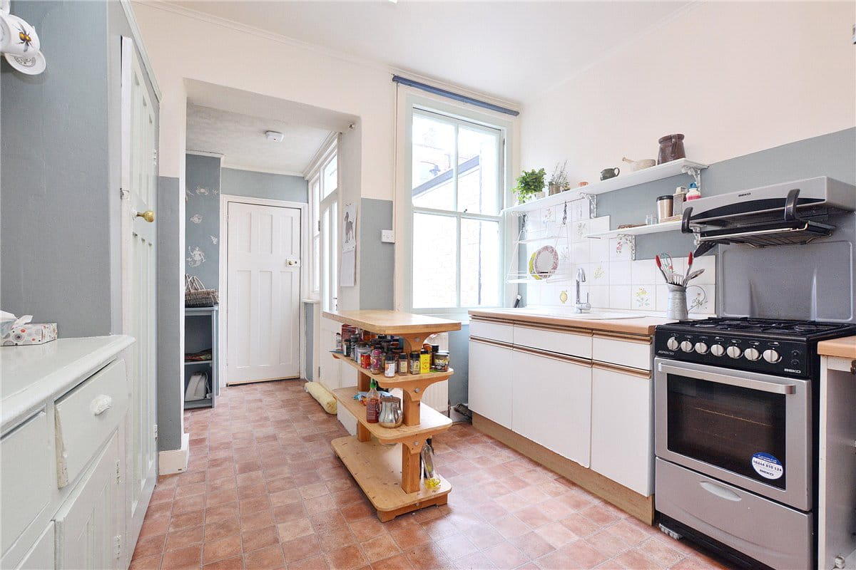 1 bedroom flat, Clavering Avenue, London SW13