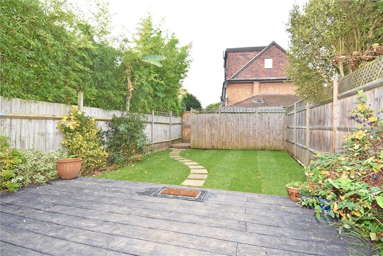 4 bedroom house, Lawrence Road, Richmond TW10 - Let Agreed