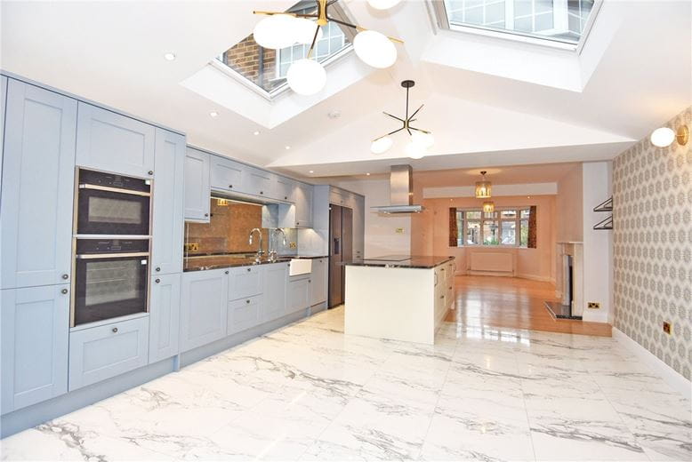 4 bedroom house, Lawrence Road, Richmond TW10 - Let Agreed