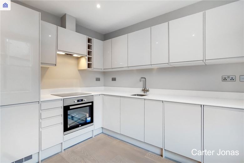 1 bedroom flat, Barnes High Street, London SW13 - Let Agreed