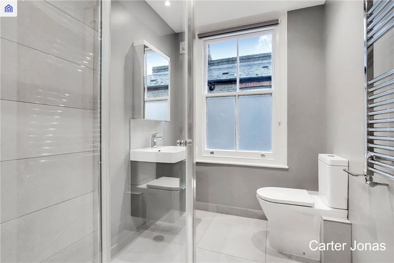 1 bedroom flat, Barnes High Street, London SW13 - Let Agreed