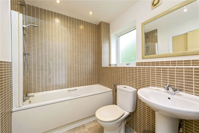 3 bedroom house, Craig Road, Richmond TW10 - Available