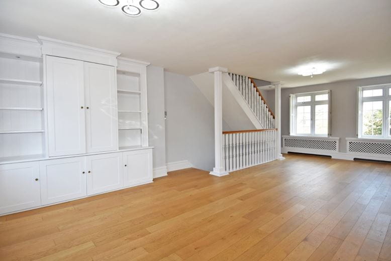 3 bedroom house, The Bench, Ham Street TW10